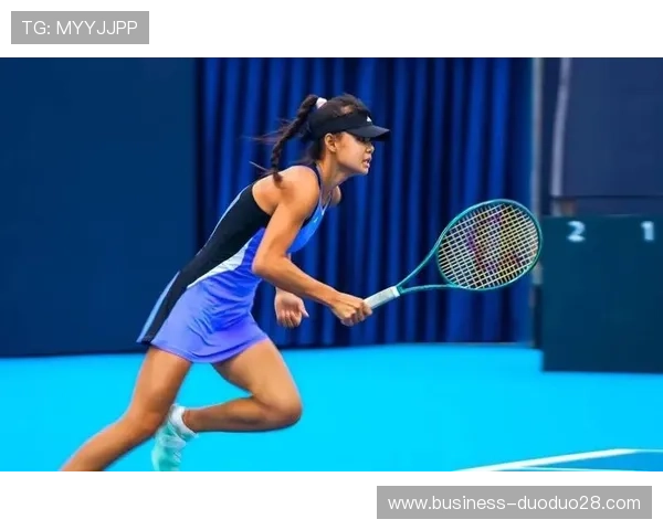 网球新星突破自我 打破赛事纪录勇夺冠军 展望未来再创辉煌